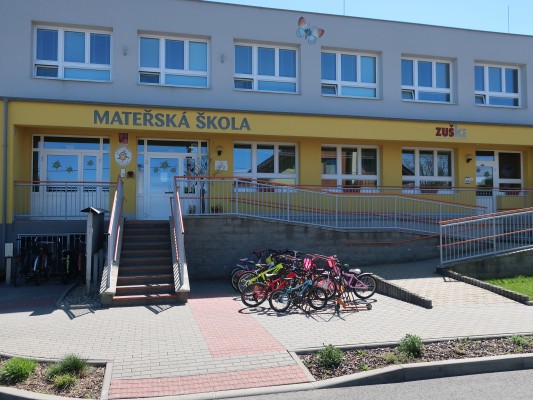 Environmentální výchova - Revitalizace přírodní zahrady v MŠ Mládežnická